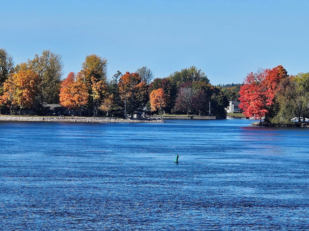 Capt. Thomson's Resort - photo 38