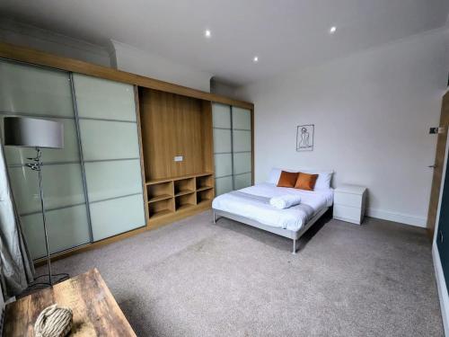 Stay at our 3 BR house perfect for large groups — 4-Star Luxury Hotel in South Shields, United Kingdom