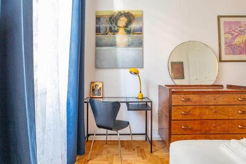 Elegantis Des Artistes Apartment — 4-Star Luxury Hotel in Rome, Italy