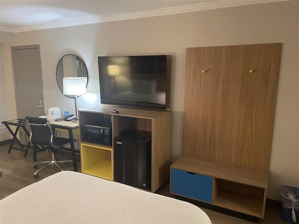 Days Inn by Wyndham Wilmington Brandywine - photo 10