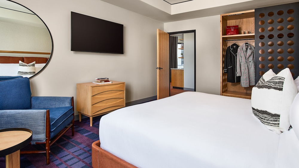 The Rally Hotel at McGregor Square - photo 13