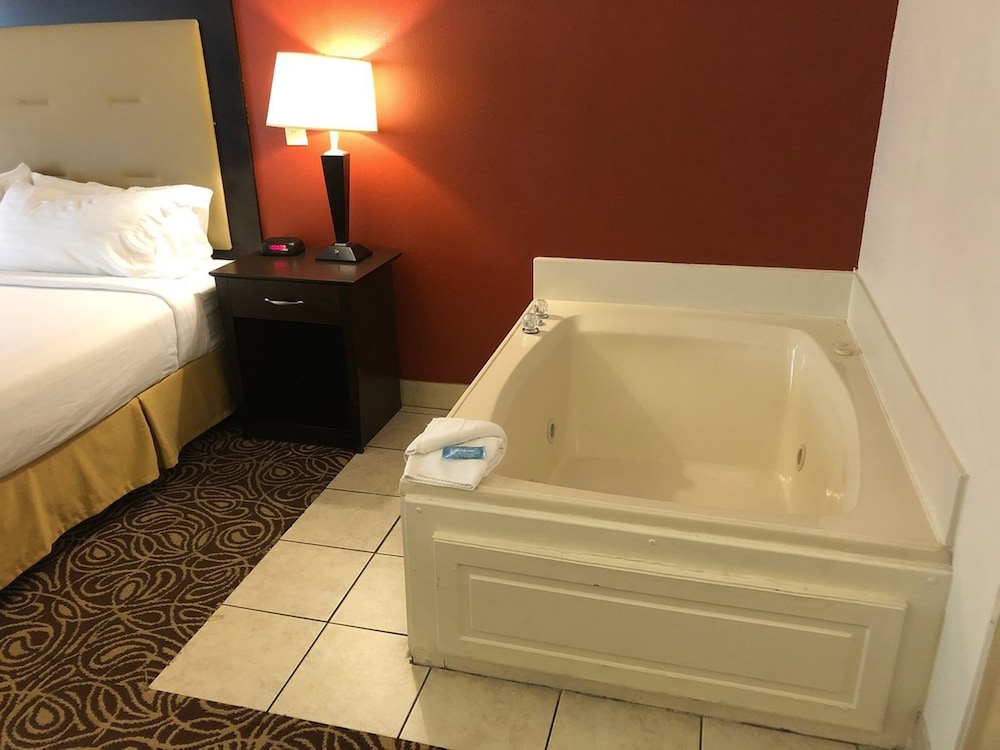 Country Inn & Suites by Radisson Murrells Inlet SC - photo 41