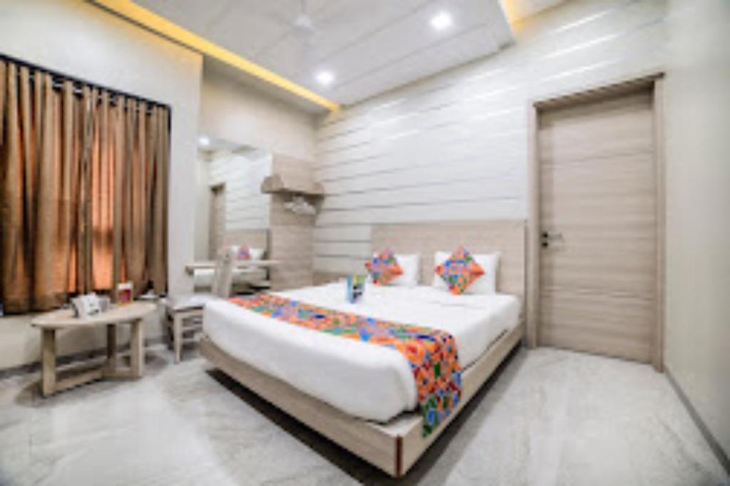 Hotel Bhondawe Palace — hotel in Gangapur