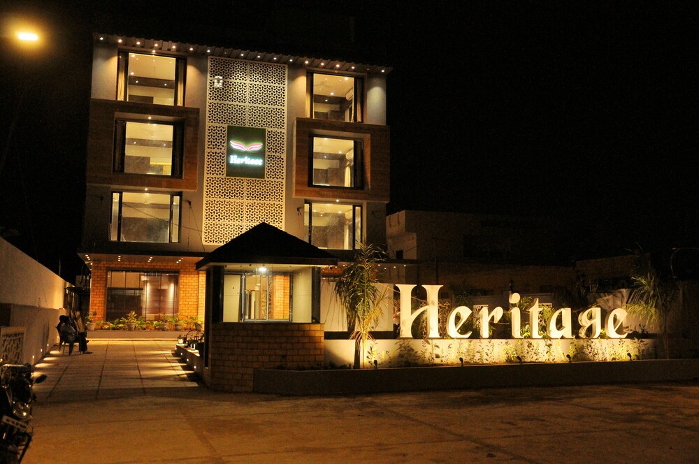 Hotel Heritage — hotel in Veraval