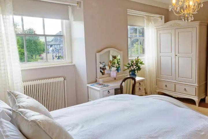 No 6 The Square Tearooms & Accommodation — 4-Star Luxury Hotel in Buxton, United Kingdom
