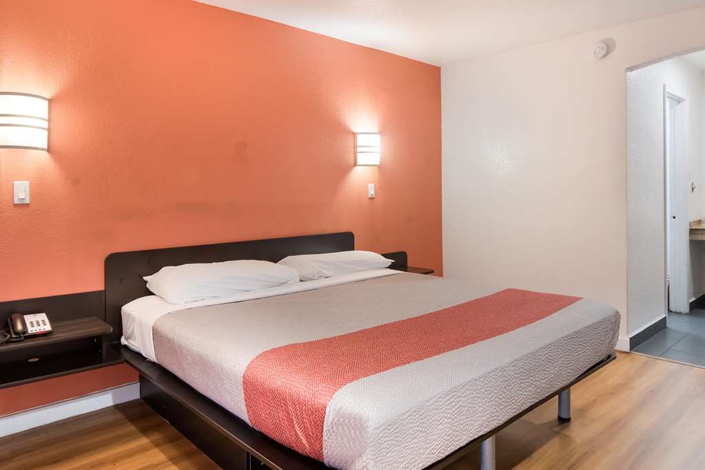 Motel 6 Fort Worth TX Seminary - photo 14