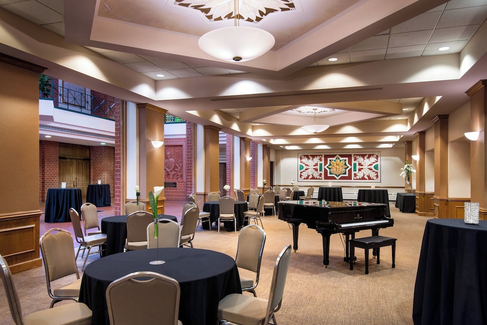 The Lincoln Marriott Cornhusker Hotel - photo 48