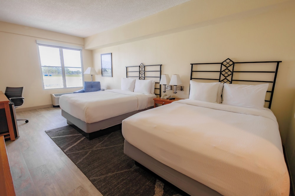 SEVEN Sebring Raceway Hotel - photo 12