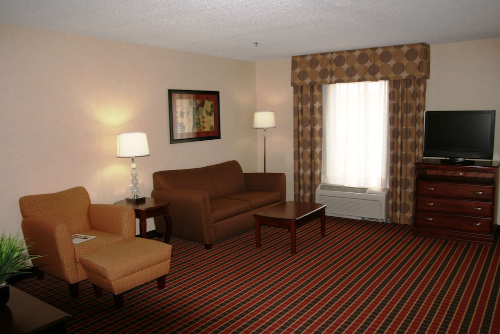 Hampton Inn & Suites Dayton Airport - photo 23