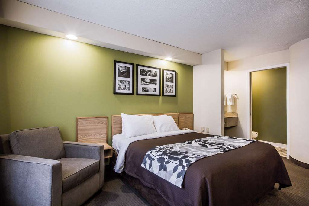 Rodeway Inn Austell Six Flags - photo 10