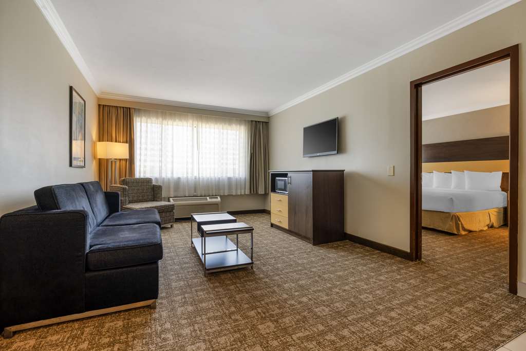 Best Western Los Angeles Worldport Hotel - photo 17