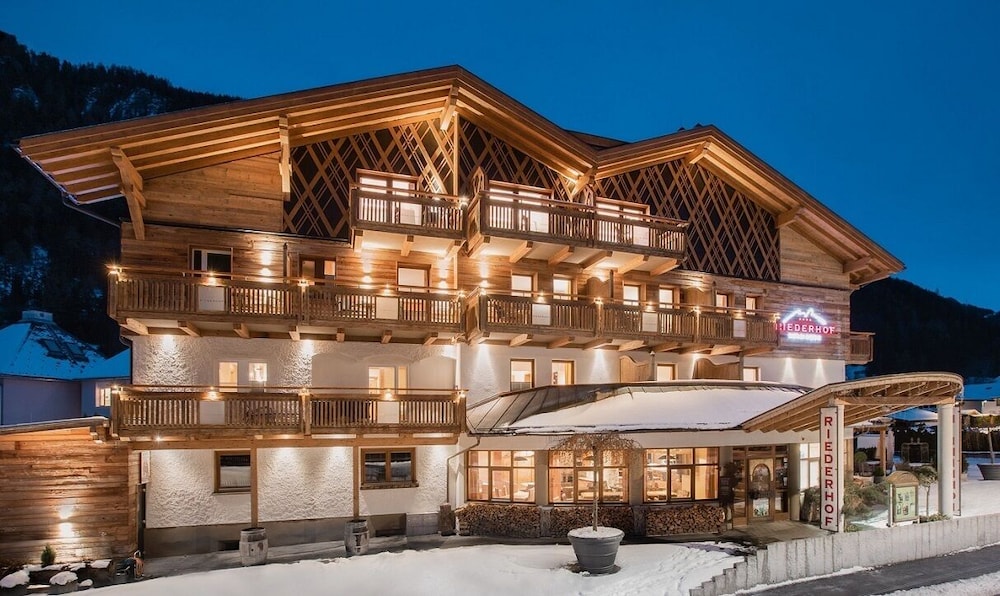 Hotel Riederhof Urlaub mit WAU — hotel in Ried Im Oberinntal