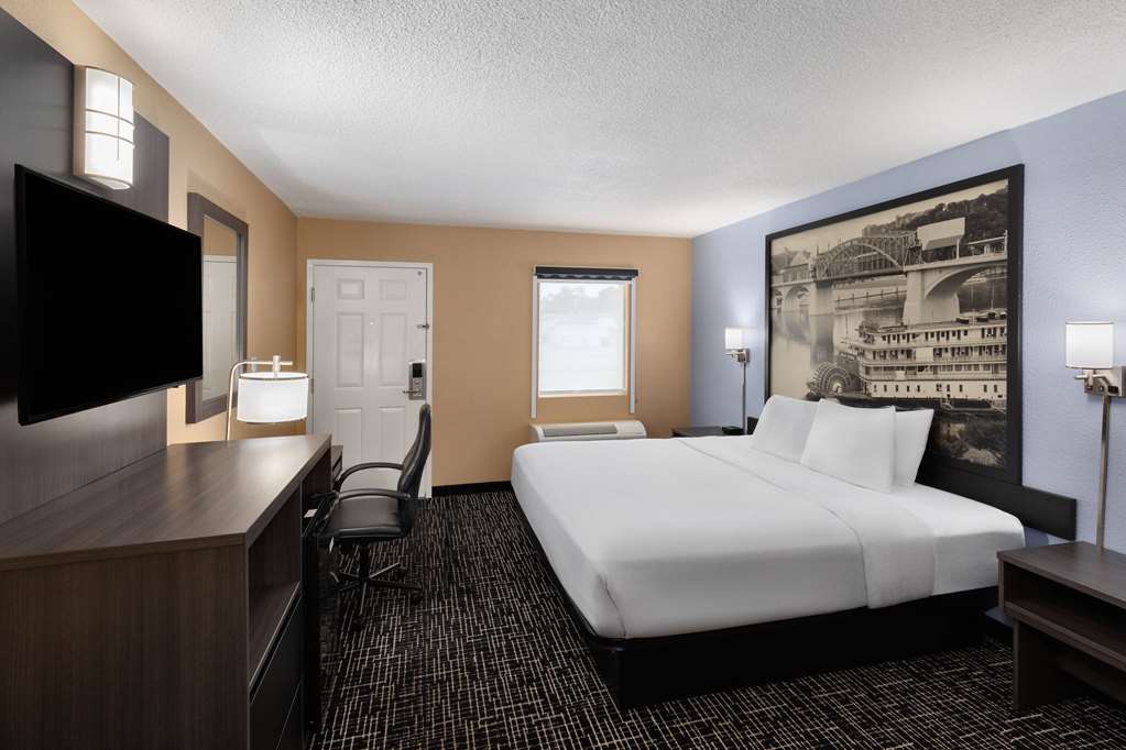 Super 8 by Wyndham Paducah I 24 Exit 4 - photo 17