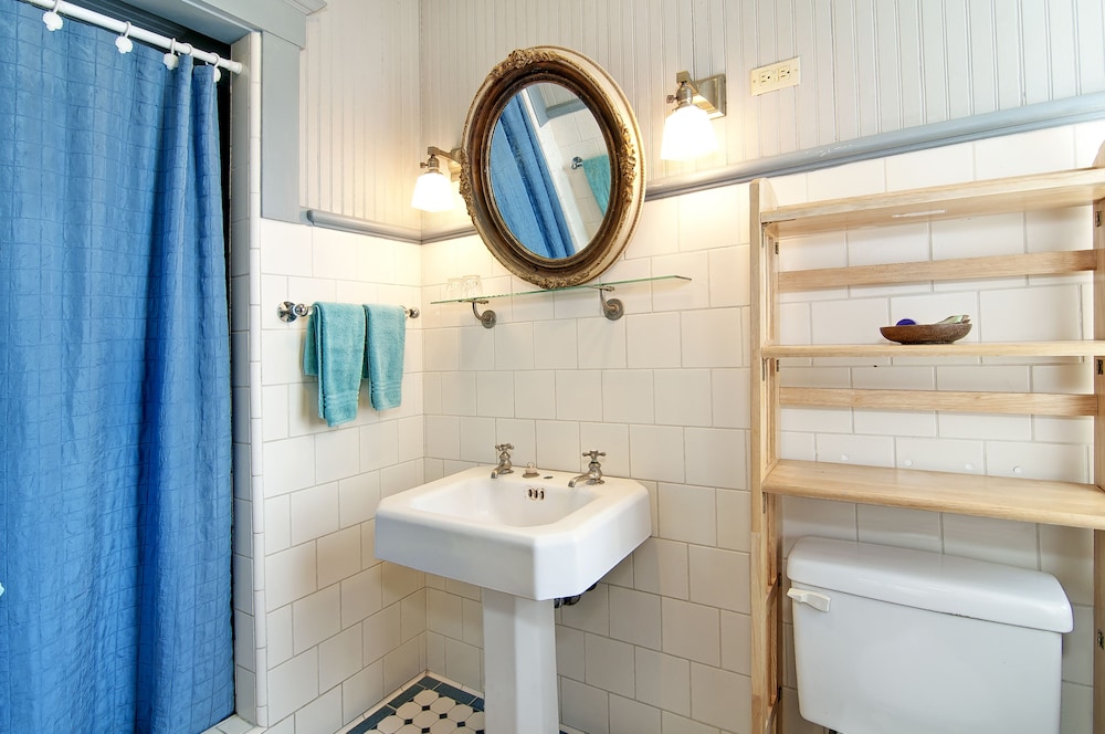 Manoa Valley Inn - photo 21