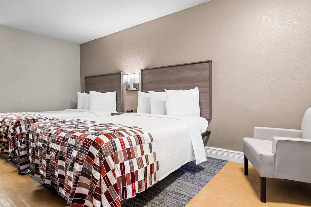 Red Roof Inn Tampa Fairgrounds Casino - photo 17