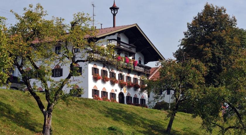 Hotel Baumgarten & Chalet Baumgarten in Angerberg, Austria