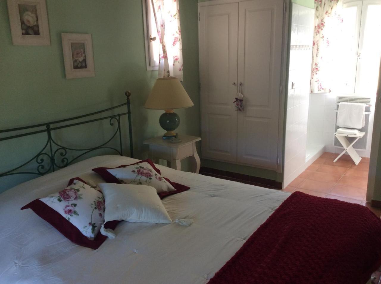 La Villa Rosalie — 4-Star Luxury Hotel in Ventabren, France