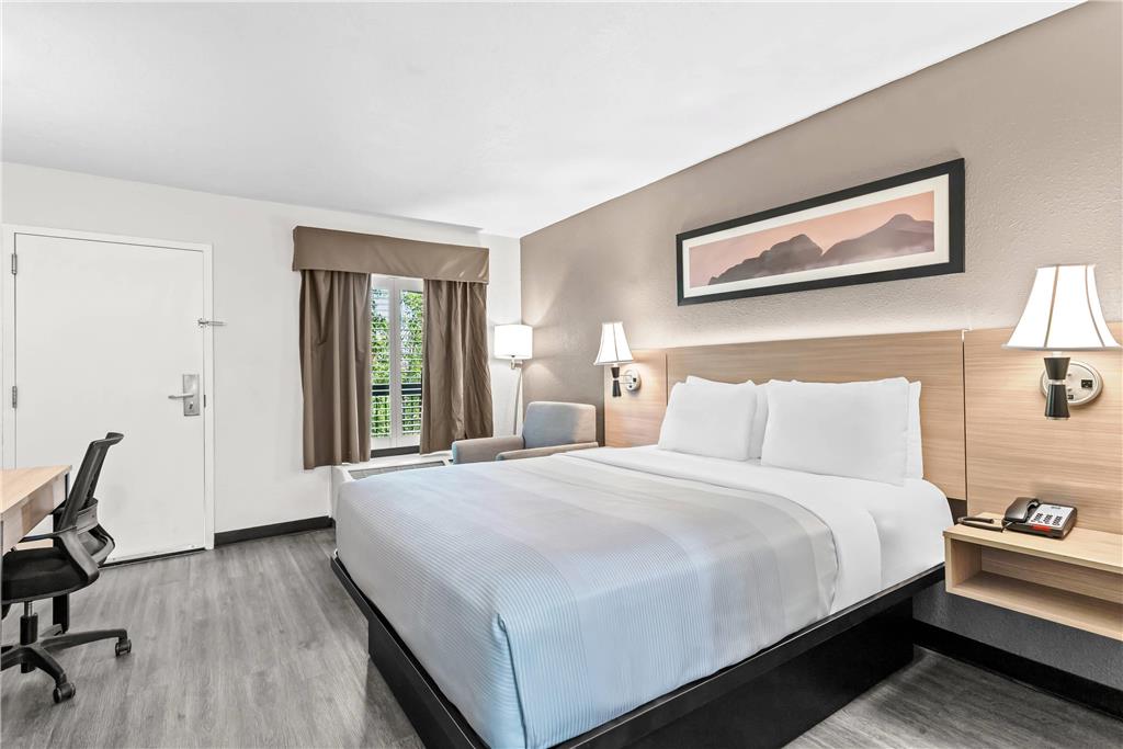 Quality Inn & Suites Albuquerque - photo 20