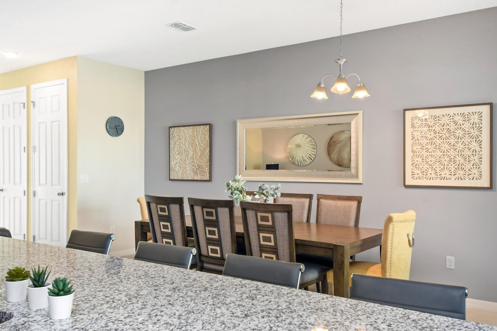 Solara Resort Brand New 4 Bed 4 5 Bath Townhome - photo 12