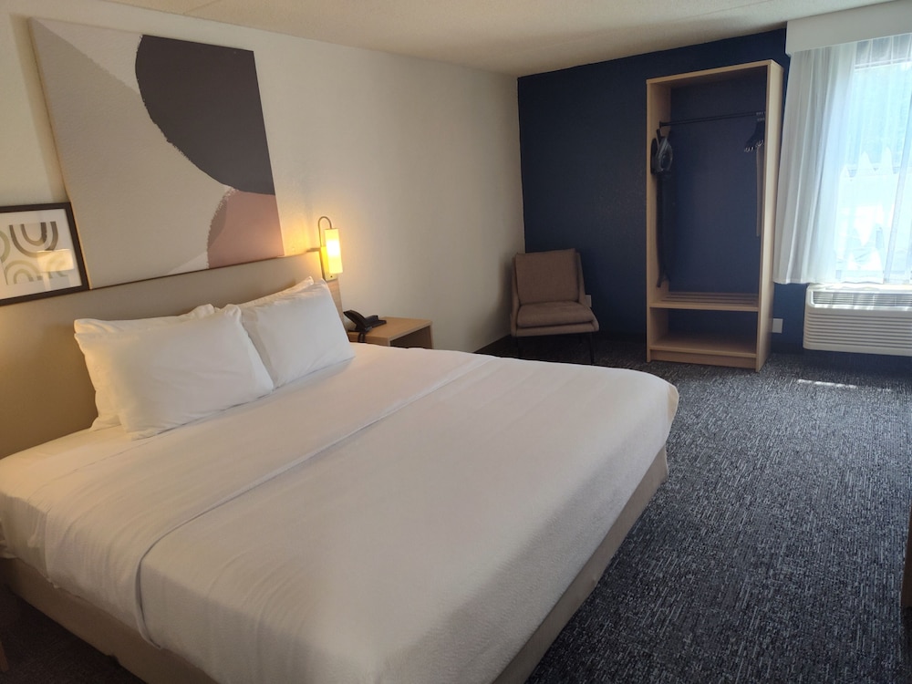 Spark by Hilton Stevensville - photo 14