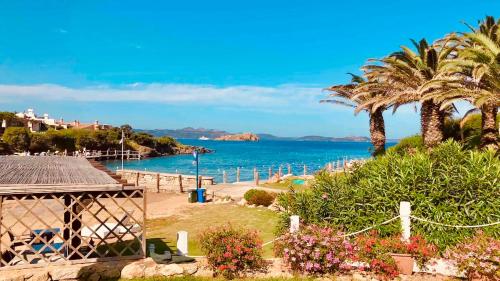 Residence Con Spiaggia Privata Lettini e Ombrelloni Gratuiti — 4-Star Luxury Hotel in Porto Cervo, Italy