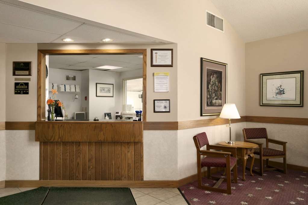 Days Inn by Wyndham Hinckley - photo 3