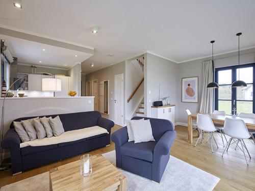 Reetland am Meer Premium Reetdachvilla mit 3 Schlafzimmern Sauna und Kamin F14 in Dranske, Germany