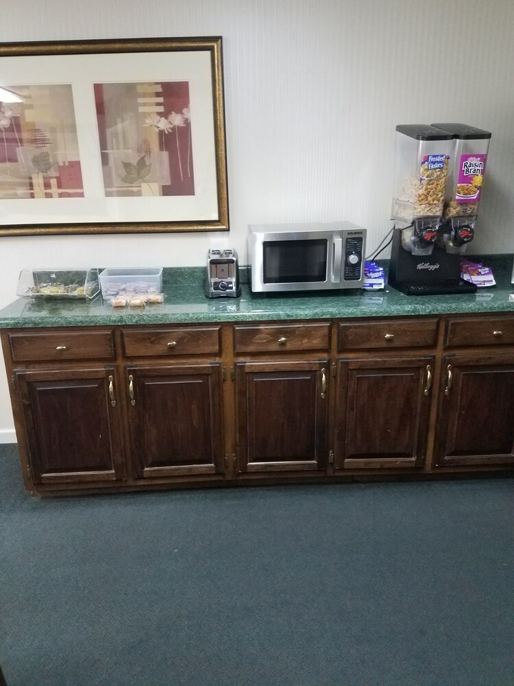 Shelaine Inn - photo 18
