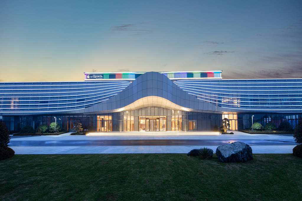 La Quinta by Wyndham Weifang South — hotel in Weifang