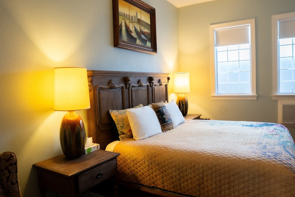 Oaak Tree Hotel - photo 92