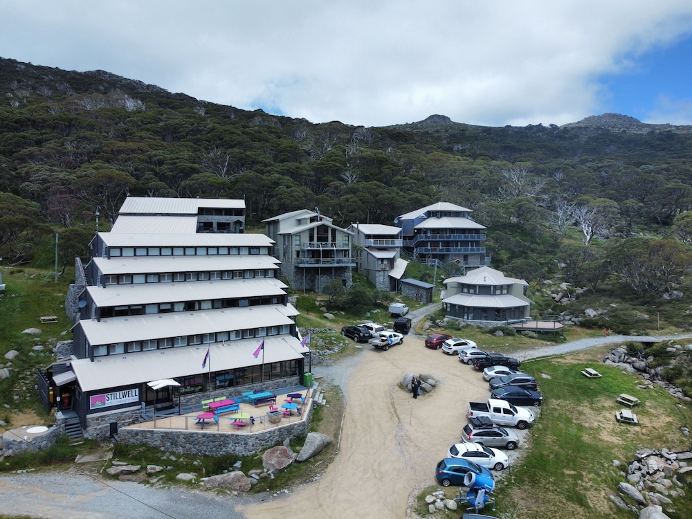Stillwell Hotel — hotel in Kosciuszko National Park