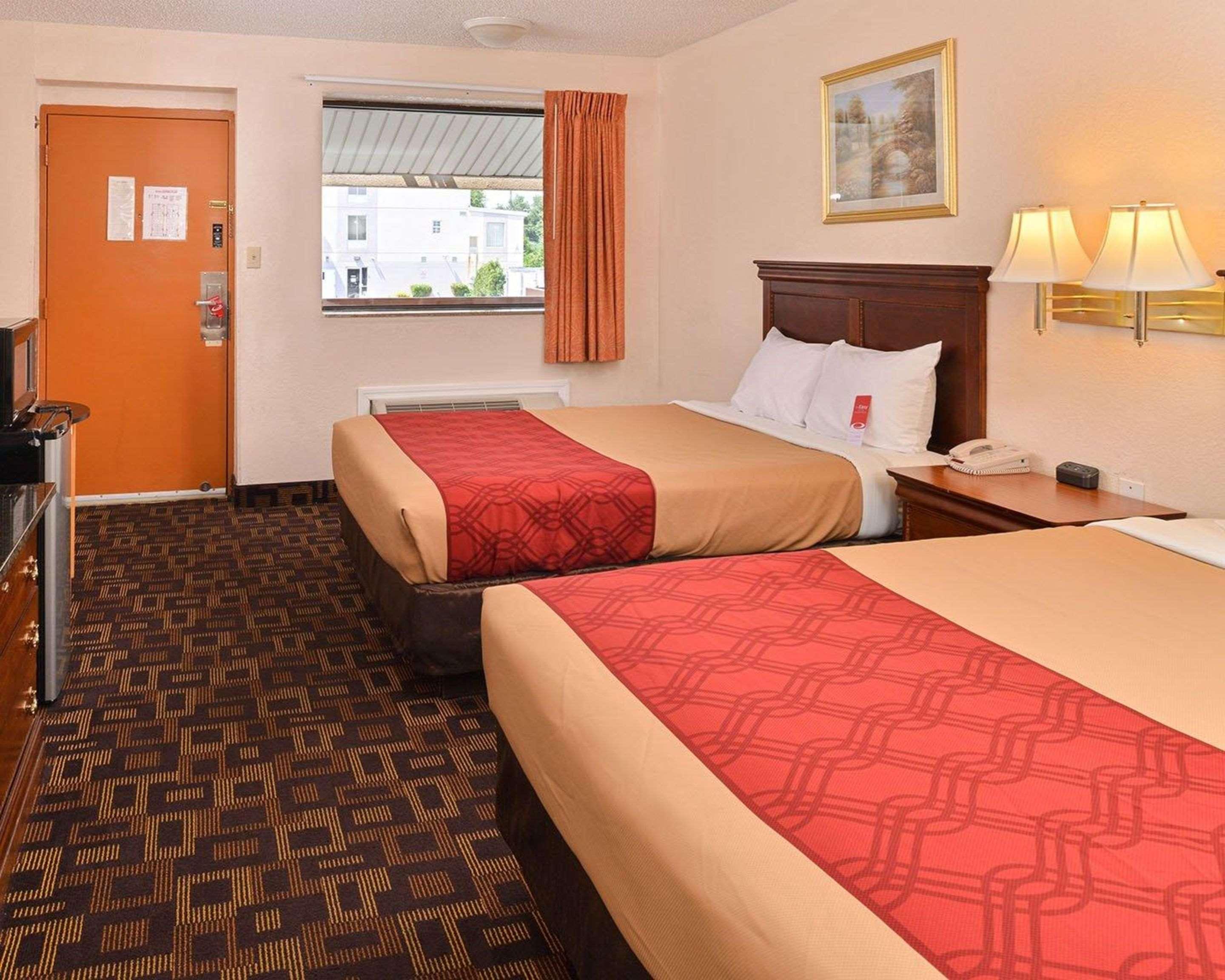 Econo Lodge Bellmawr - photo 11