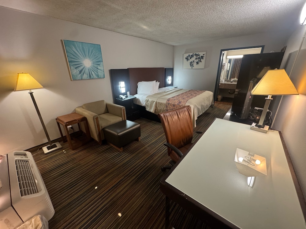 Discovery Inn Lafayette - photo 4