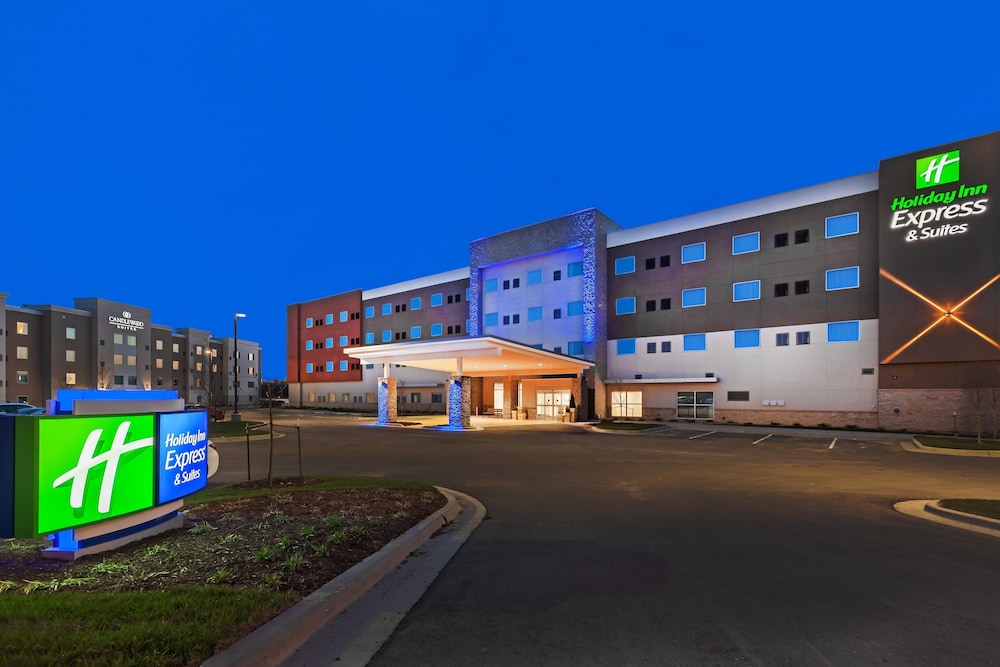 Holiday Inn Express & Suites Lenexa Overland Park Area by IHG — hotel in Lenexa