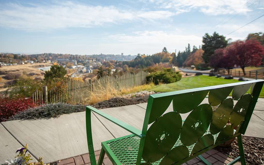 Coast Hilltop Inn - photo 23