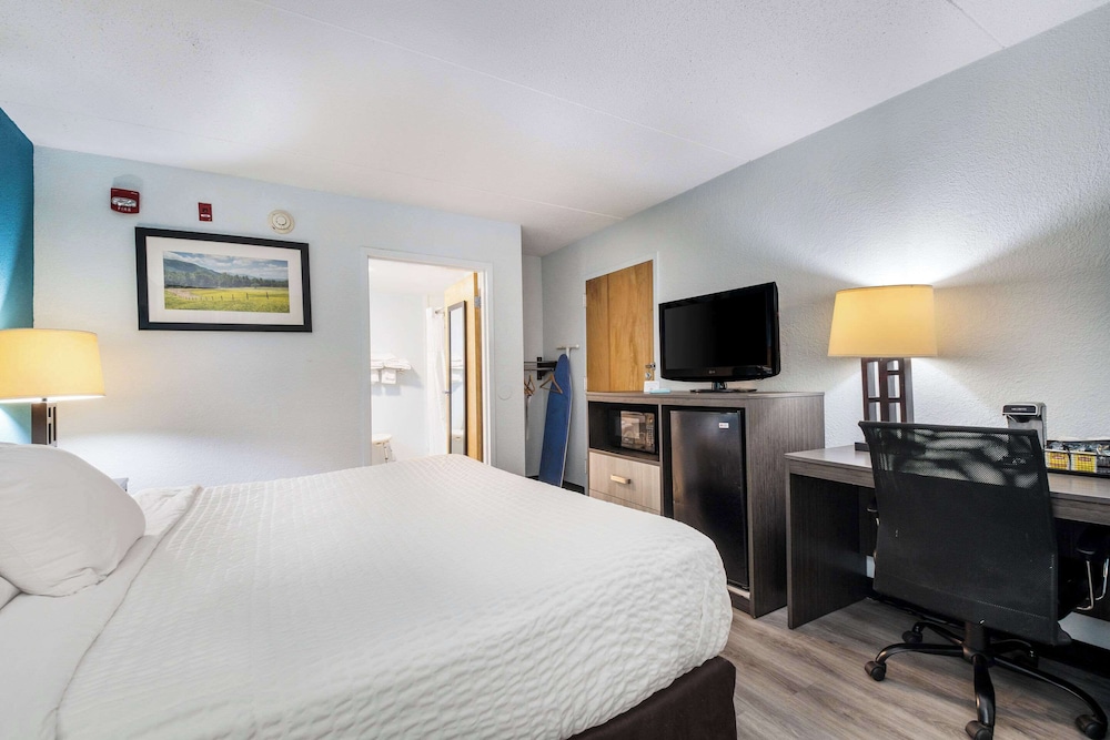 Clarion Inn Cleveland near University - photo 22