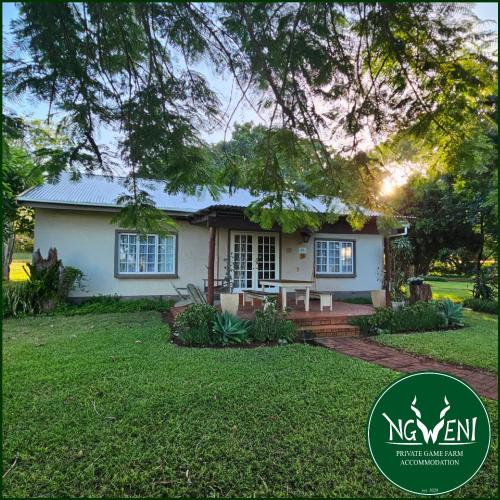 Weltevreden Family Cottage at Ngweni Private Game Farm — 4-Star Luxury Hotel in Hluhluwe, South Africa