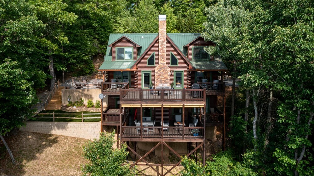 An Owl’s Perch in Morganton, United States