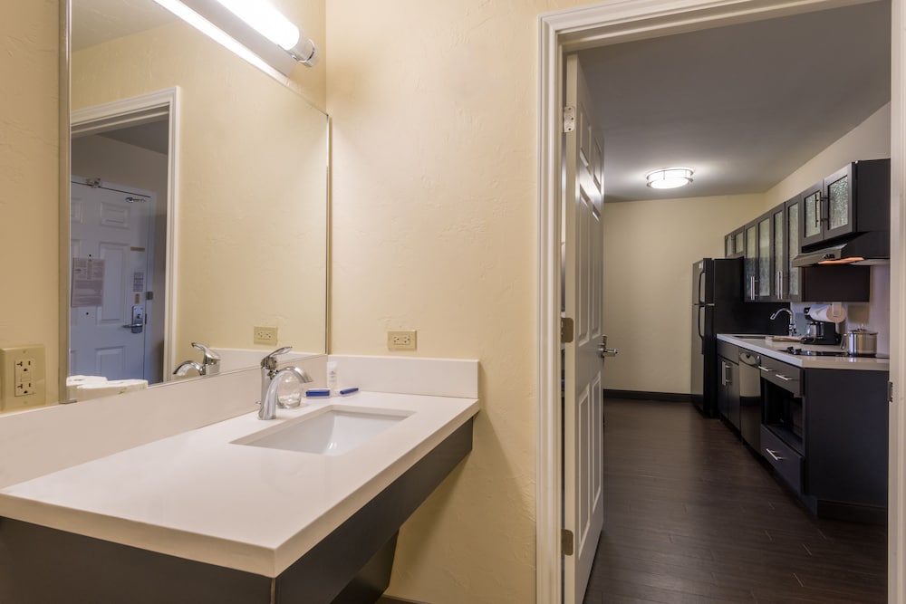 Candlewood Suites Midwest City by IHG - photo 15
