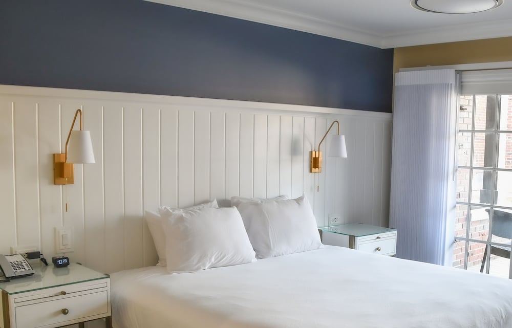 The St. Clair Inn - photo 35