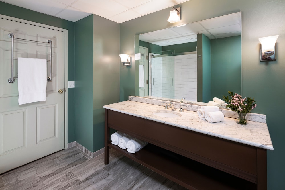 Landmark Inn - photo 18