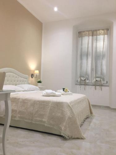 Queen Chic Apartment — 4-Star Luxury Hotel in La Spezia, Italy