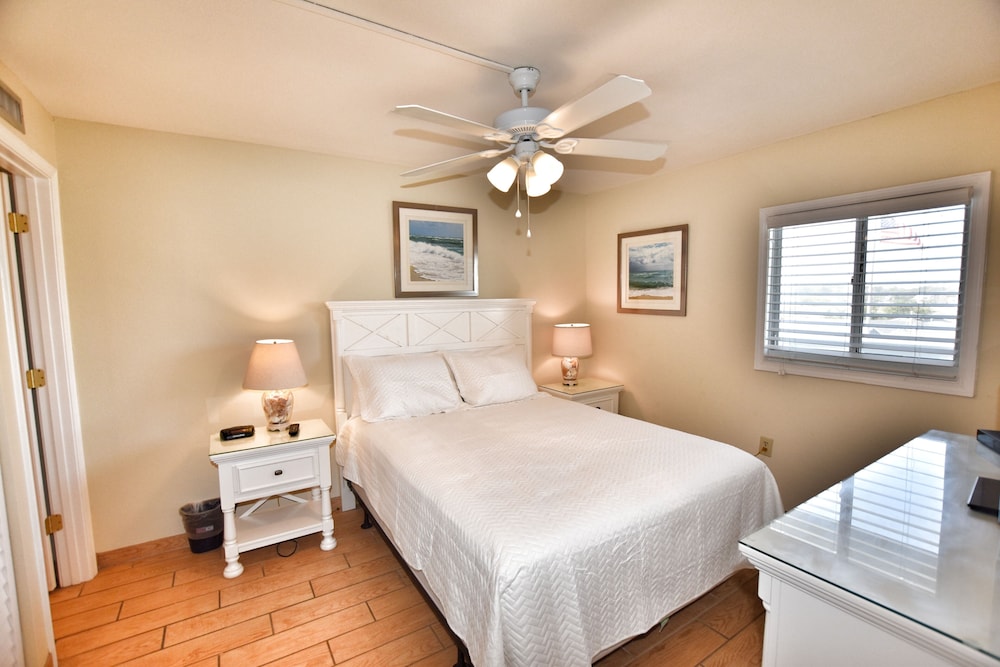 0404 Waters Edge Resort 1 Bedroom Condo by RedAwning - photo 2