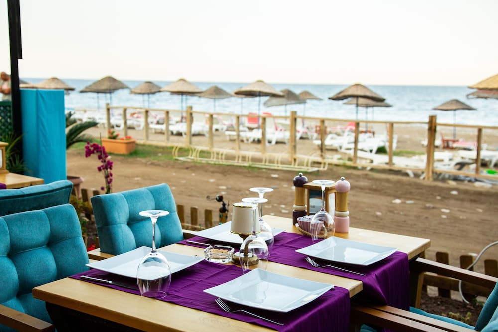 Kara Kedi Beach Bungalow — 4-Star Luxury Hotel in Kemer, Turkey