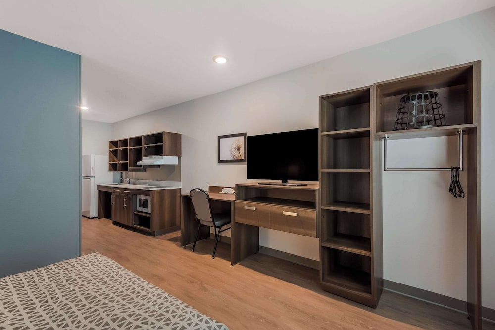 WoodSpring Suites Bellflower Los Angeles - photo 12