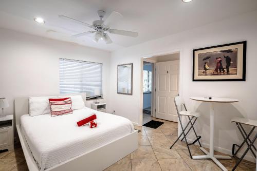B efficiency Off Las Olas on water free kayaks — 4-Star Luxury Hotel in Fort Lauderdale, United States