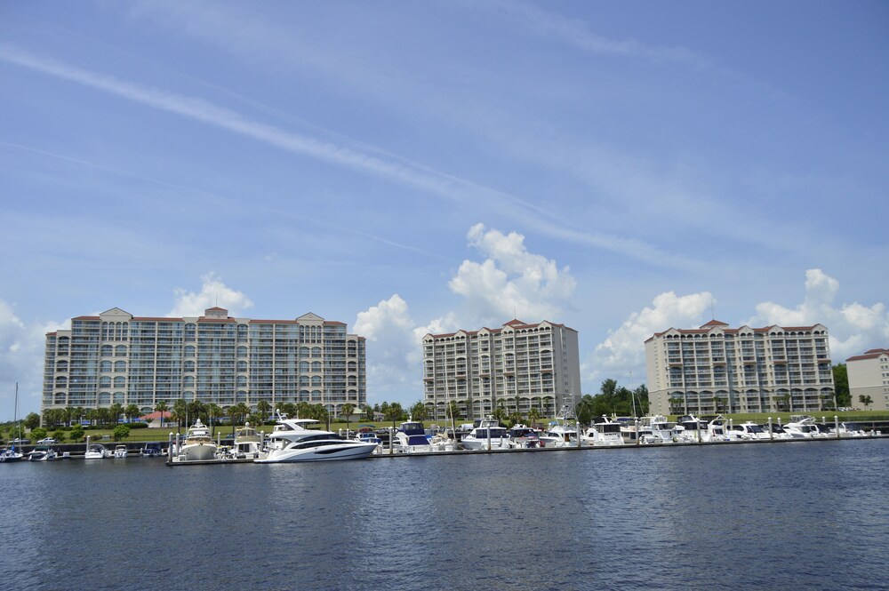 Barefoot Resort & Yacht Club - photo 99