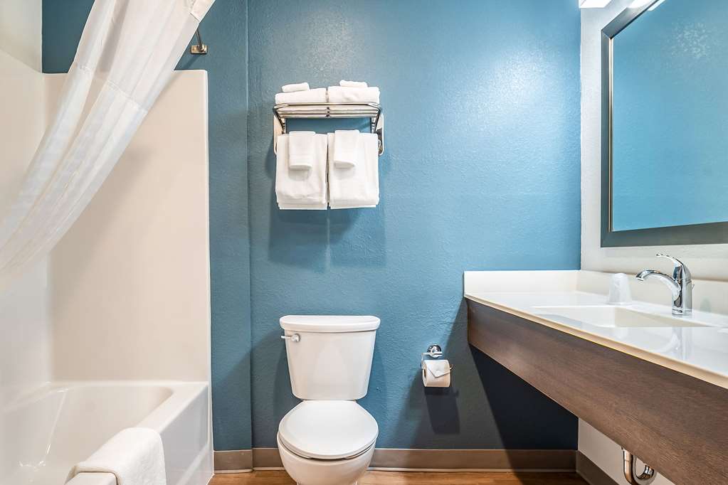 WoodSpring Suites Naples West - photo 21