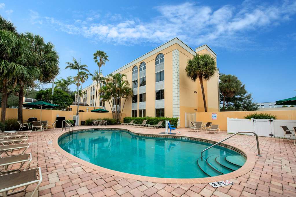 La Quinta Inn & Suites by Wyndham Fort Lauderdale Tamarac - photo 11