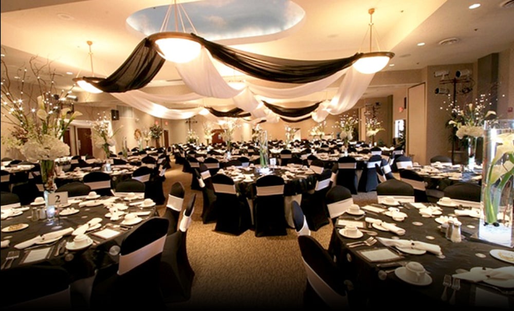 Holiday Inn Express & Suites Wadsworth by IHG - photo 38